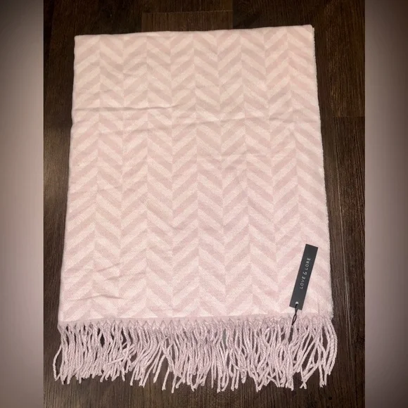 BNWT Love & Lore Indigo Pink Chevron Fringe Scarf - O/S - Picture 3 of 14